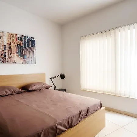 Quarto em Acomodações Particulares Luxury Shared Apt W Sea View & Sunrise In