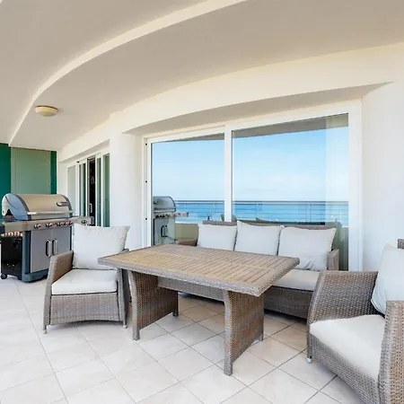 Δωμάτια σε οικογενειακή κατοικία Luxury Shared Apt W Sea View & Sunrise In